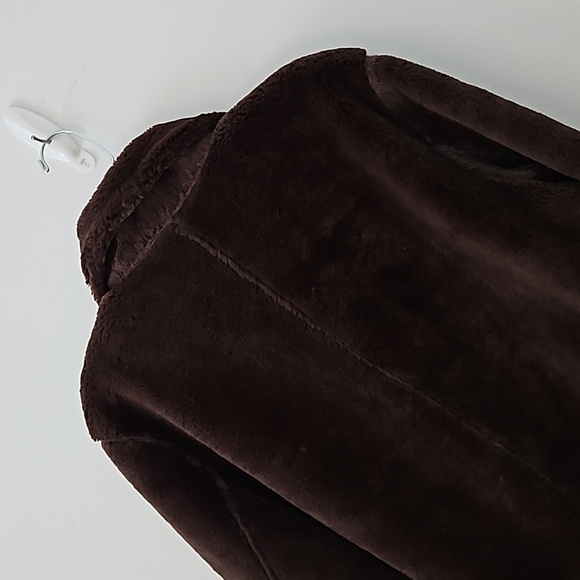 Chocolate brown faux fur‎ reversible coat - Picture 9 of 12